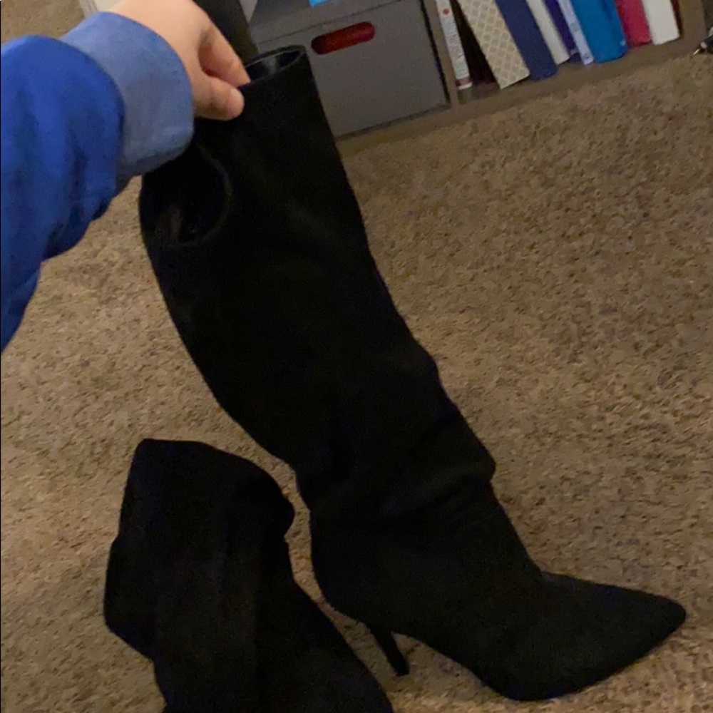 Black heeled boots